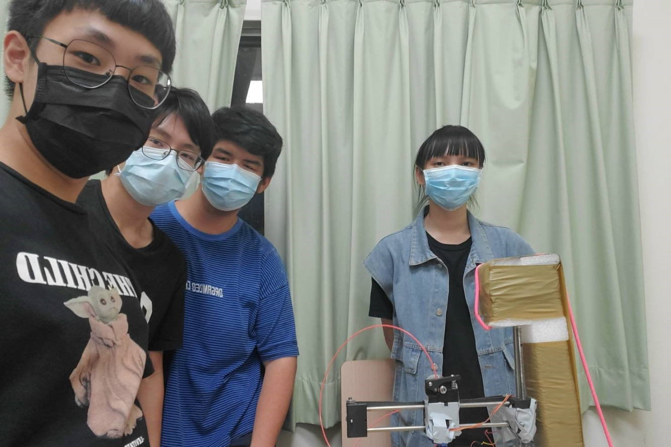 資工系師生團隊以作品「積層製造系統--3D列印與色彩技術」獲得金牌獎